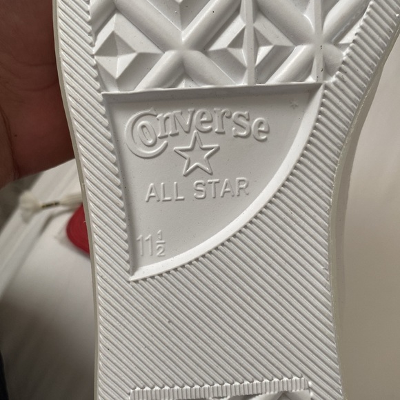 Converse Rabbit Limited edition new never used - Picture 10 of 10